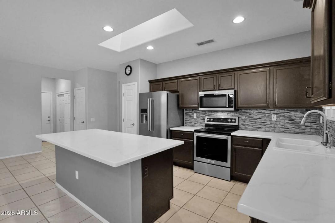 Real Estate Picture 9