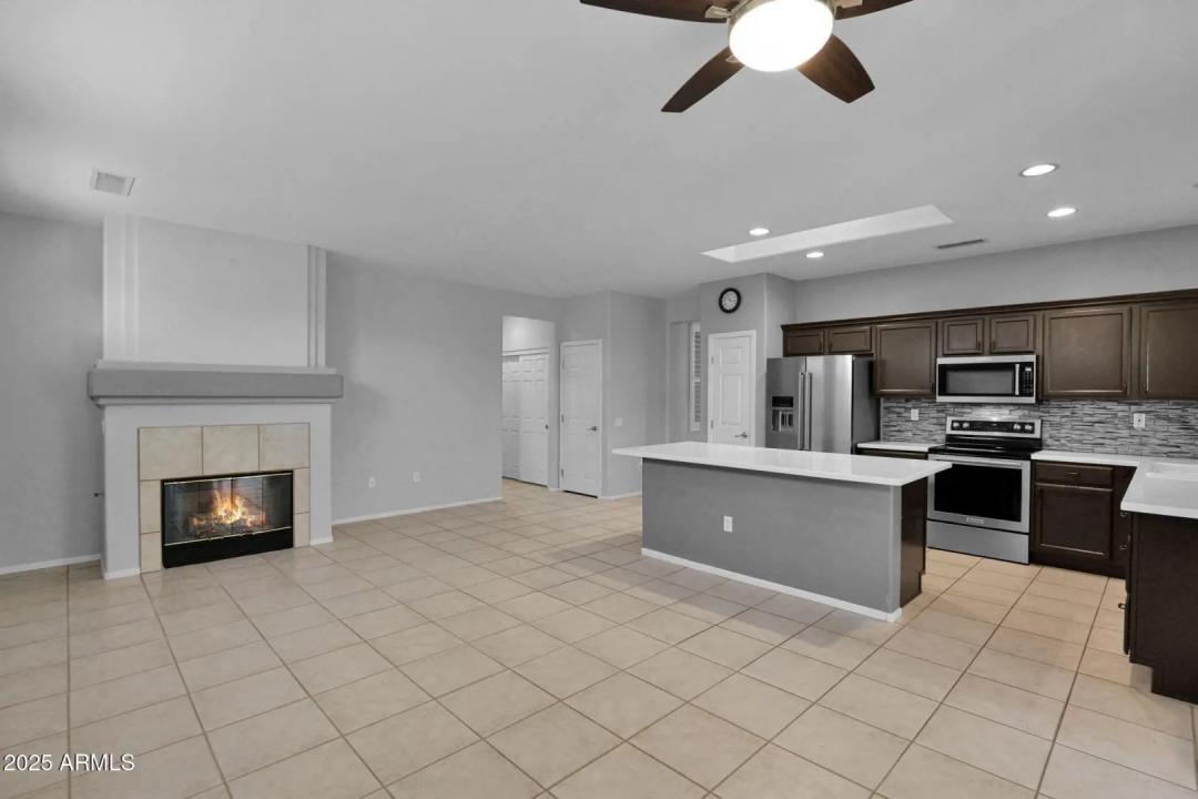 Real Estate Picture 12