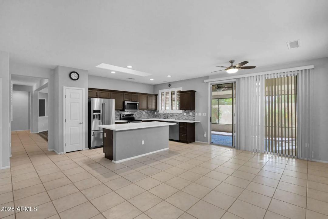 Real Estate Picture 13