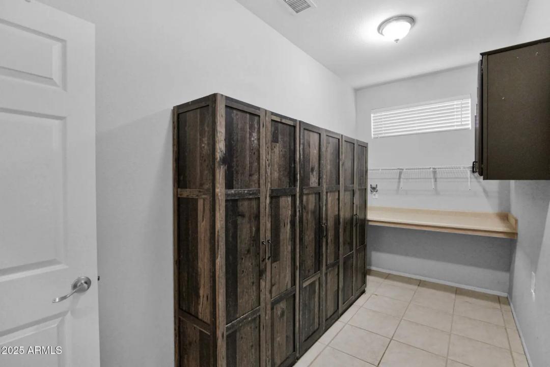 Real Estate Picture 25