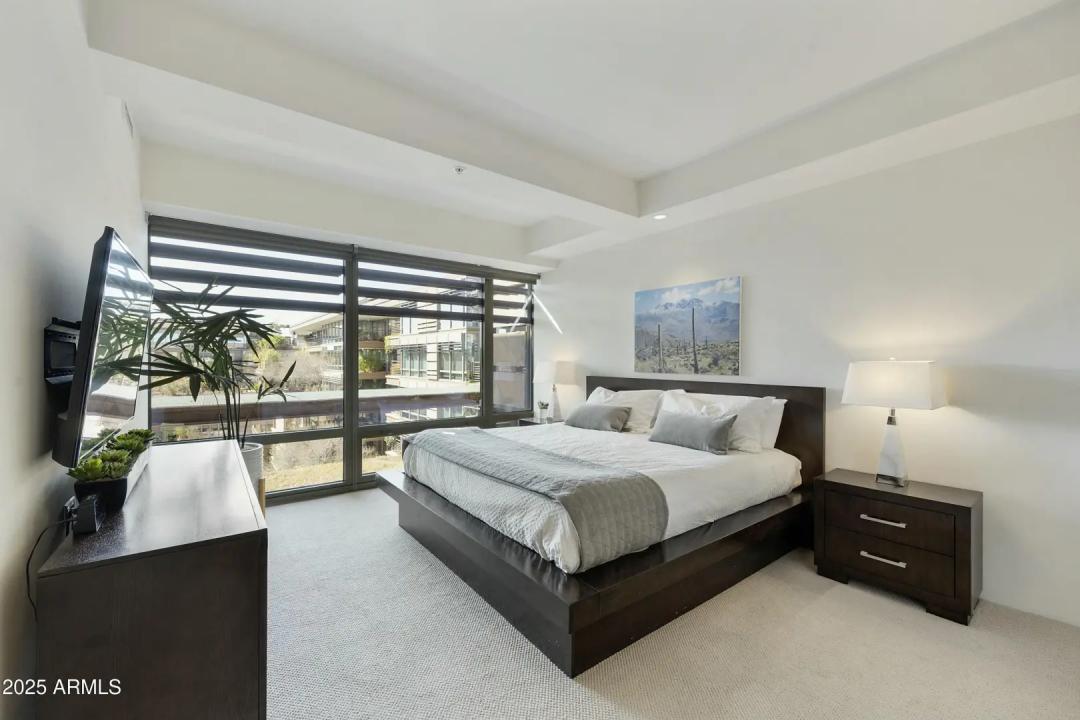 Real Estate Picture 14
