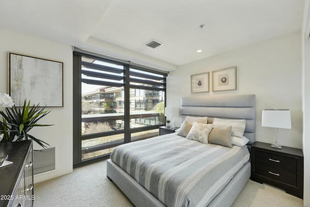 Real Estate Picture 18