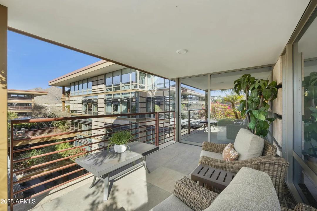 Real Estate Picture 25