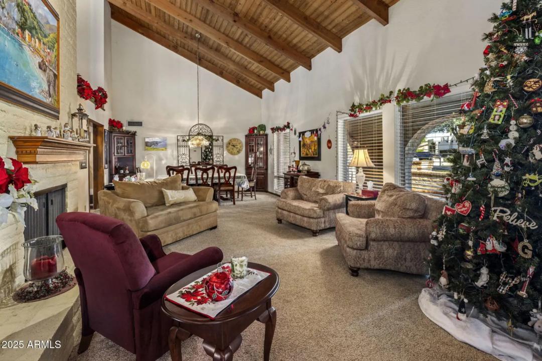 Real Estate Picture 4