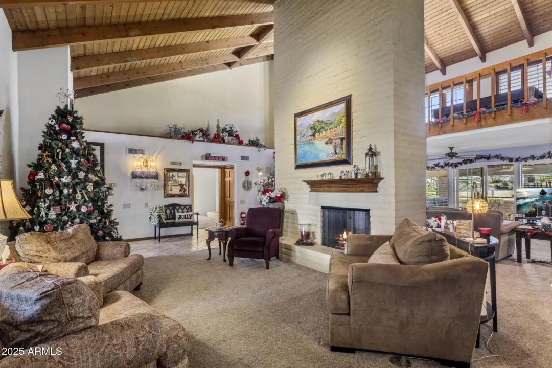 Real Estate Picture 3