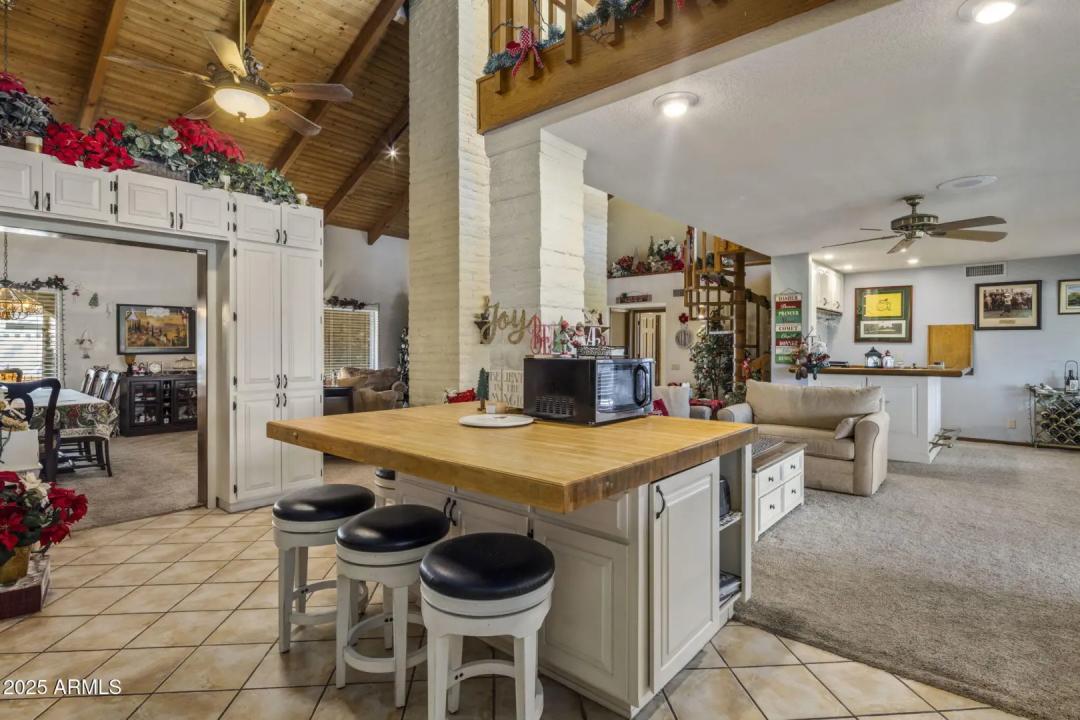 Real Estate Picture 11