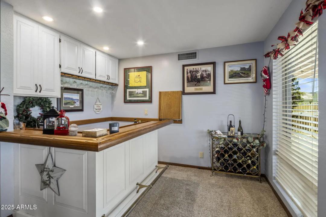 Real Estate Picture 12