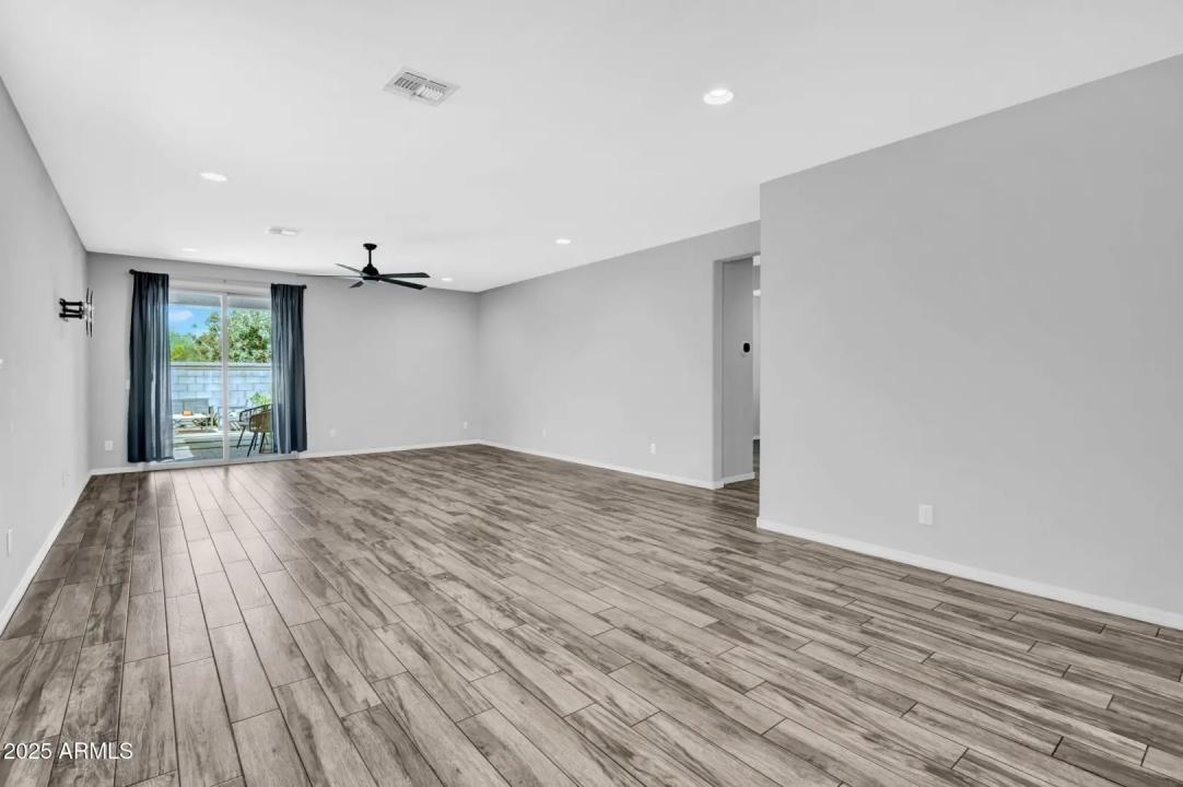 Real Estate Picture 6