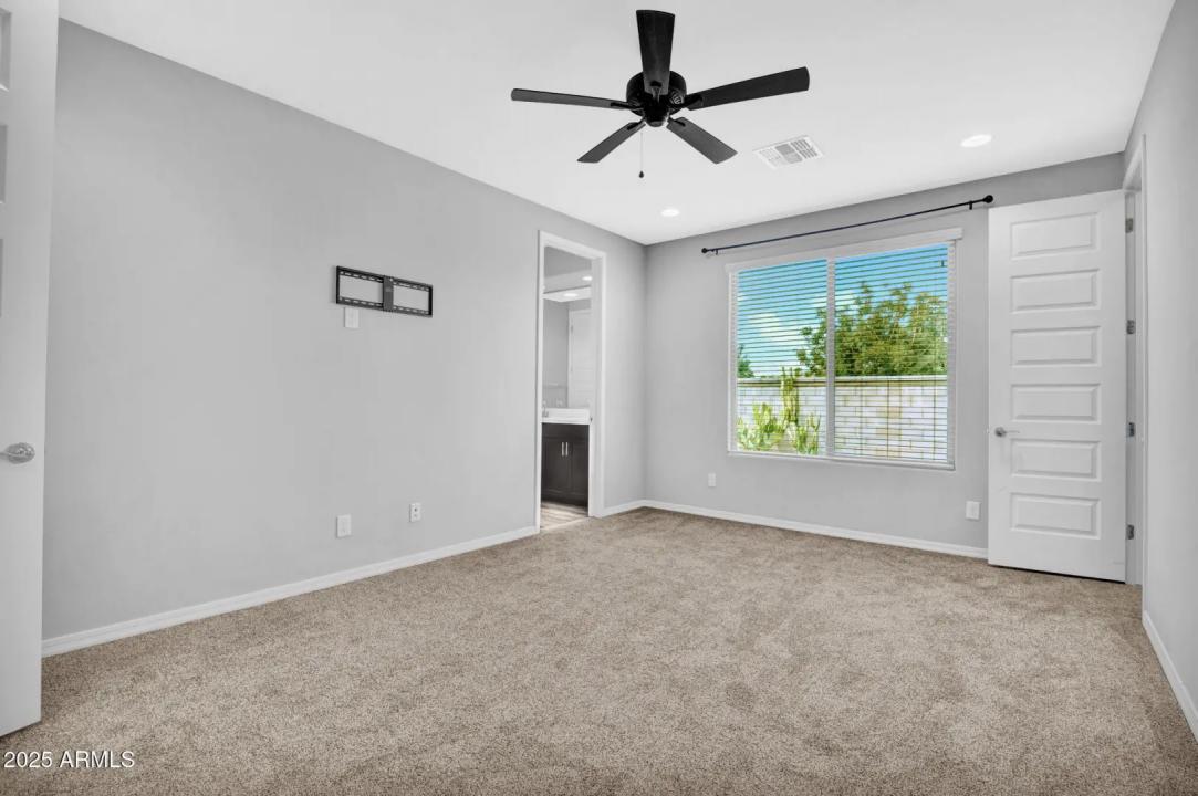 Real Estate Picture 9