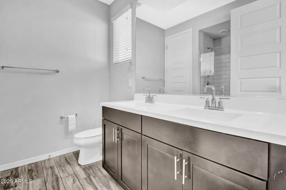 Real Estate Picture 10