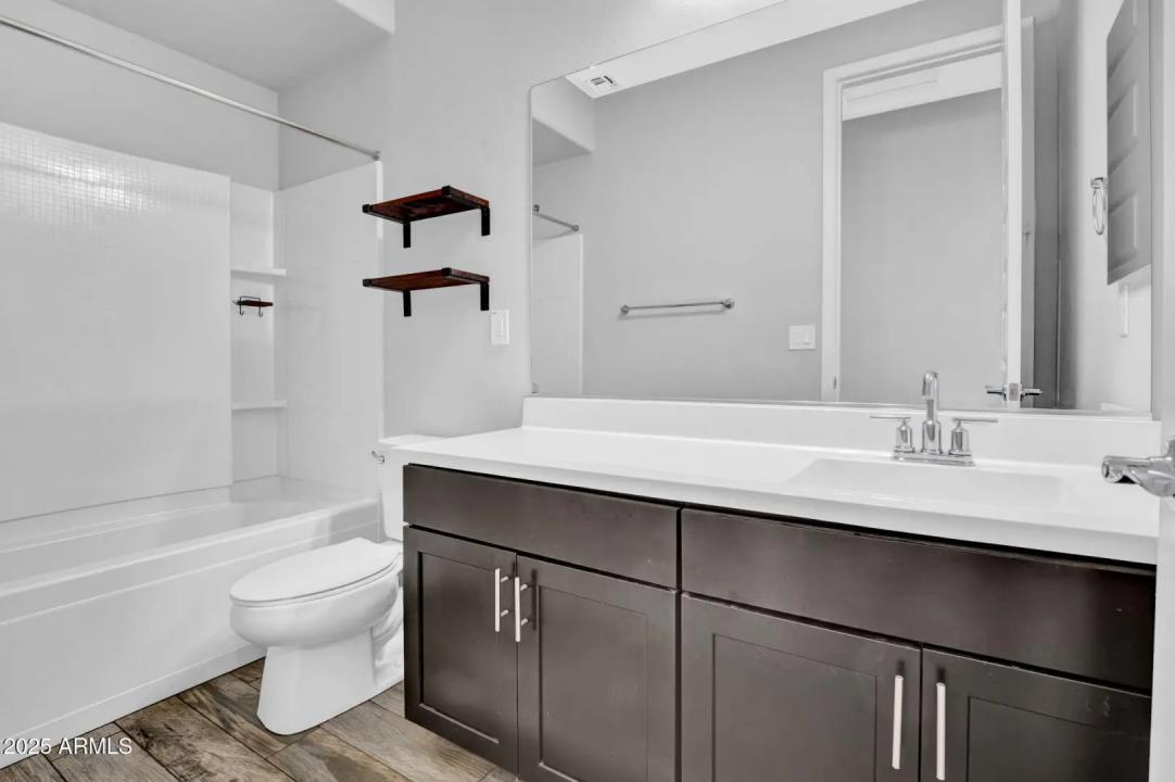 Real Estate Picture 15