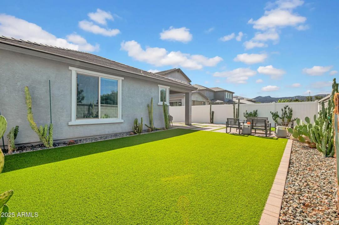 Real Estate Picture 18