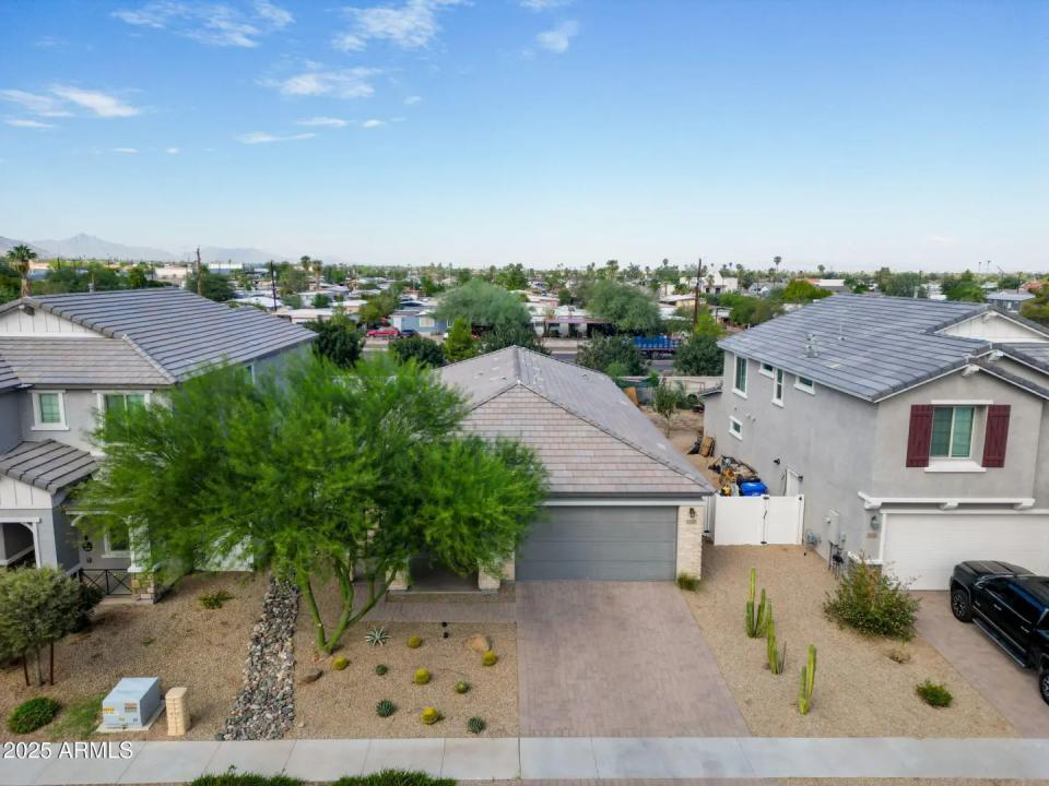 Real Estate Picture 19