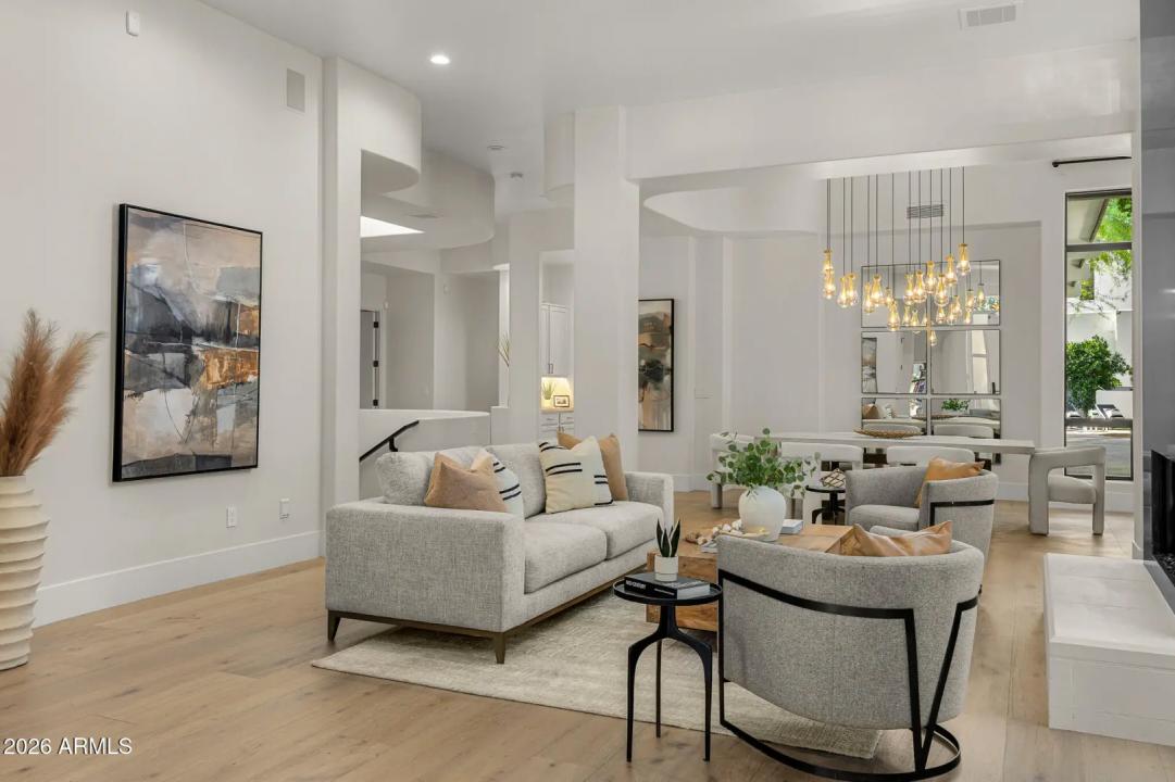 Real Estate Picture 3