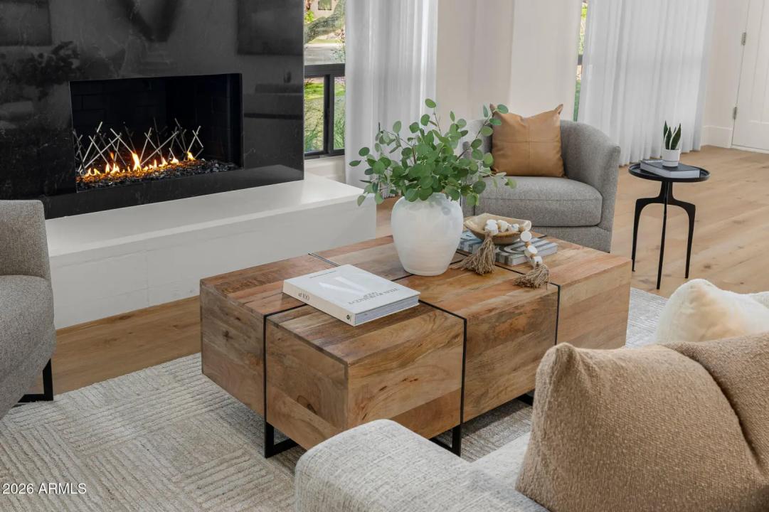 Real Estate Picture 5