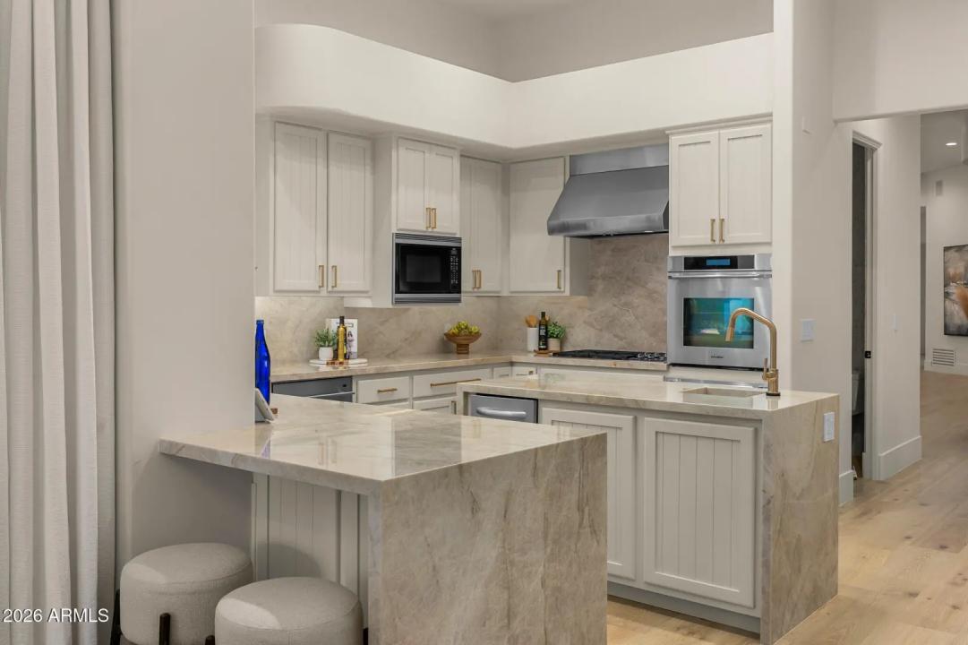 Real Estate Picture 10