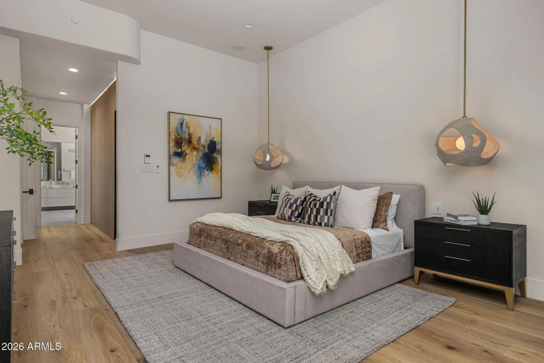 Real Estate Picture 14