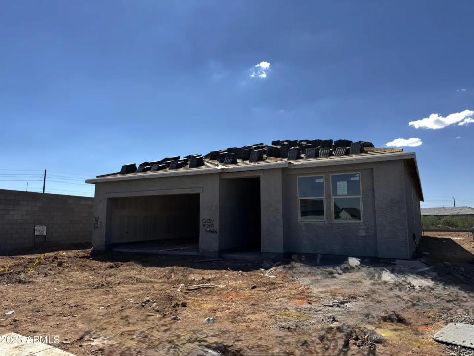 Real Estate Picture 3