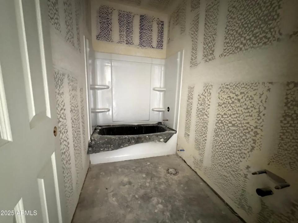 Real Estate Picture 7