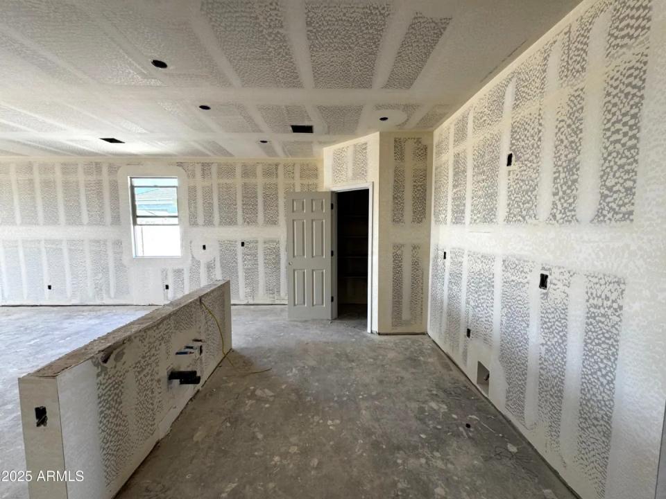 Real Estate Picture 9