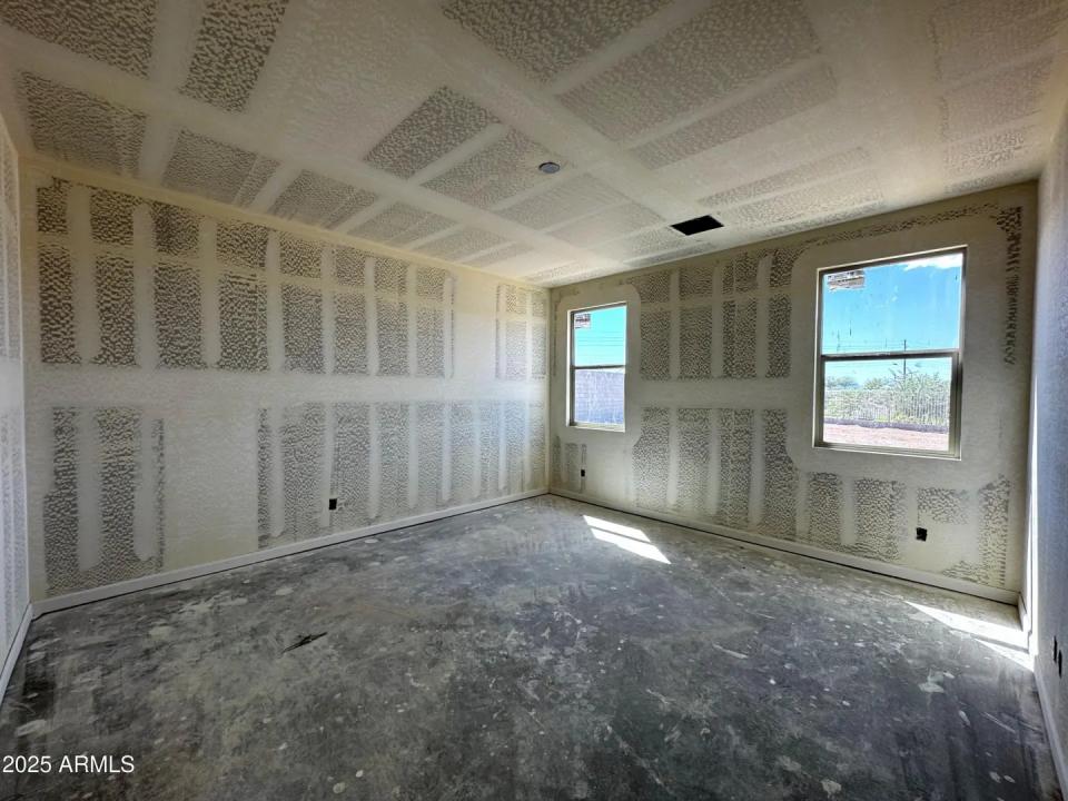 Real Estate Picture 13