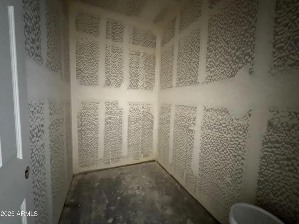 Real Estate Picture 14