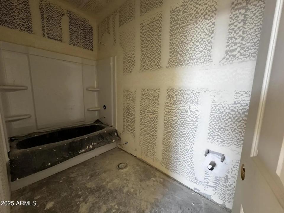 Real Estate Picture 17