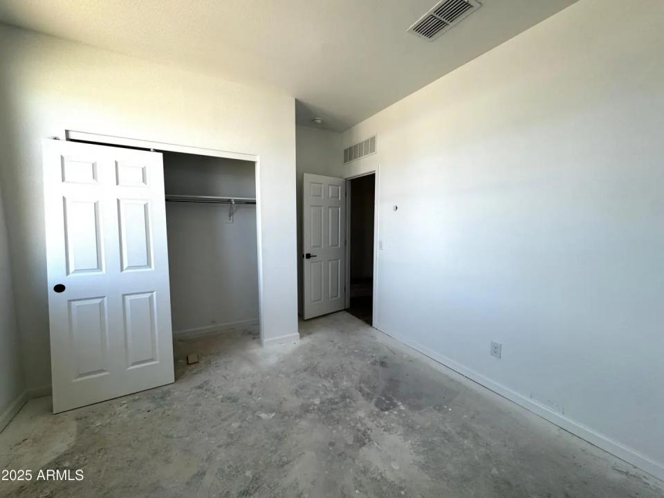 Real Estate Picture 6