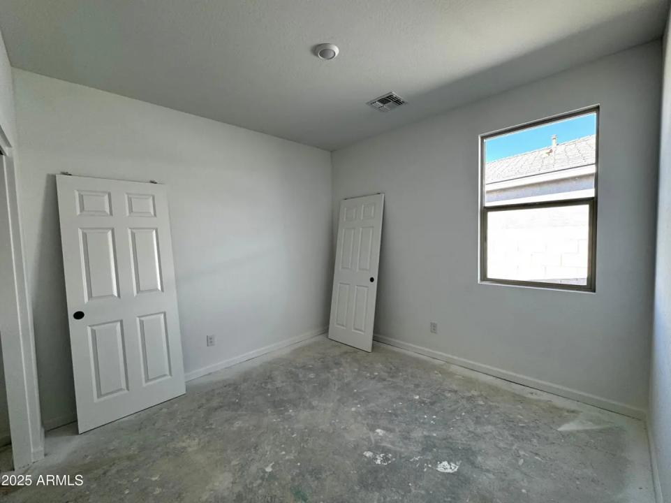 Real Estate Picture 7