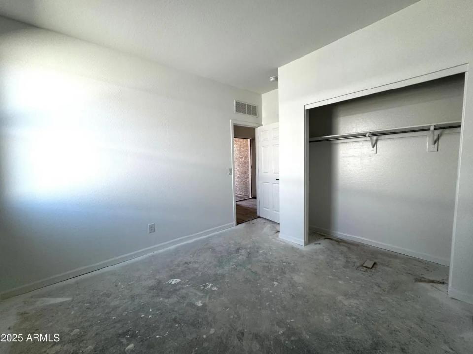 Real Estate Picture 8