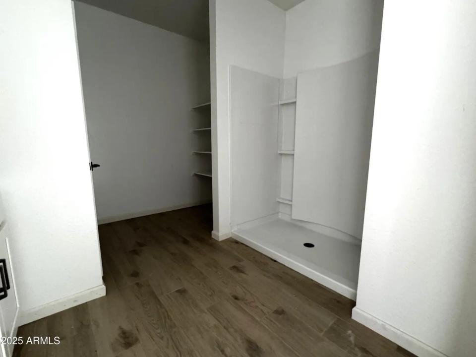 Real Estate Picture 16