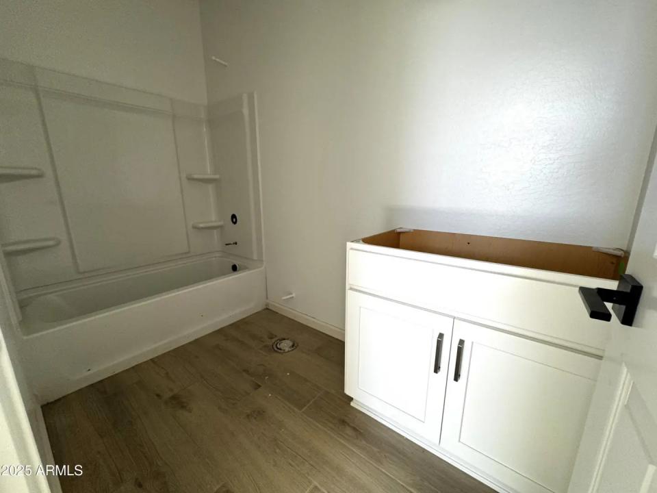 Real Estate Picture 23