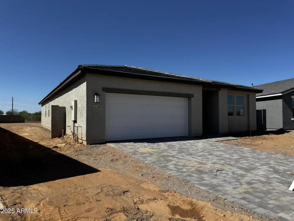 Real Estate Picture 3