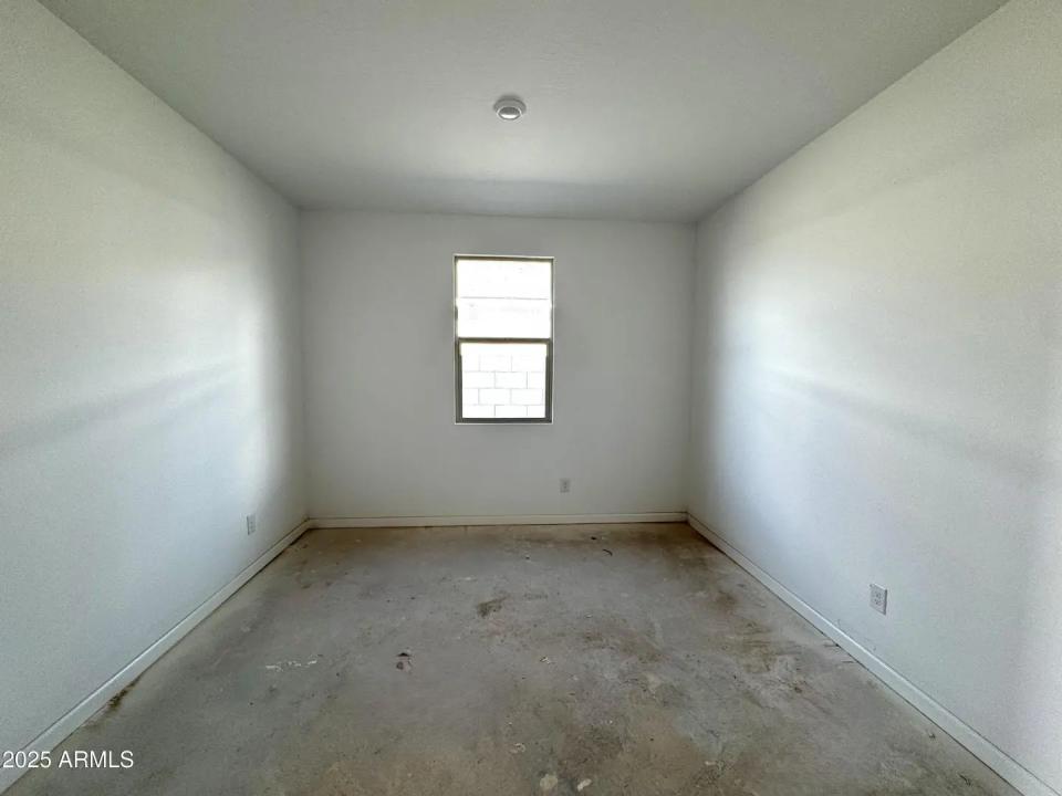 Real Estate Picture 6