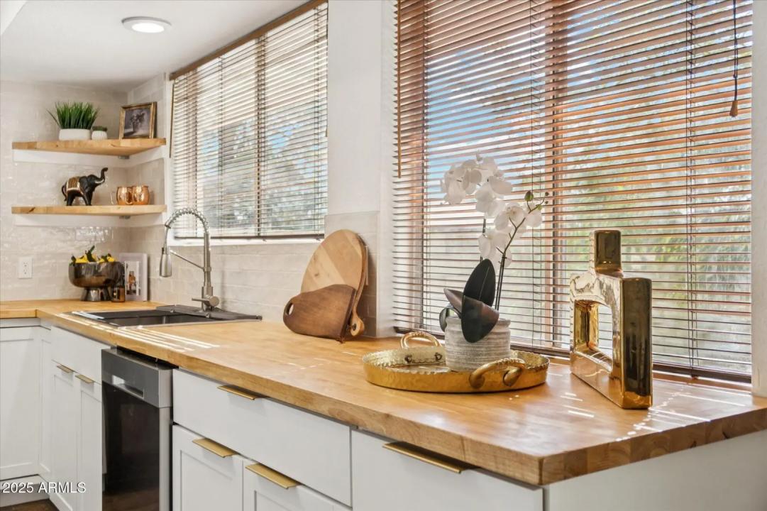 Real Estate Picture 10