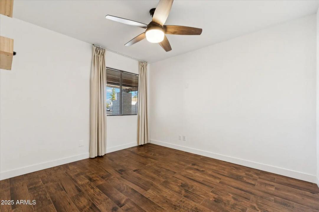Real Estate Picture 20