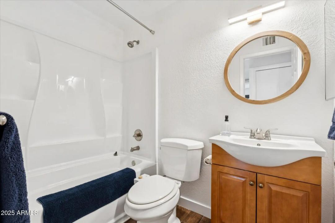Real Estate Picture 19