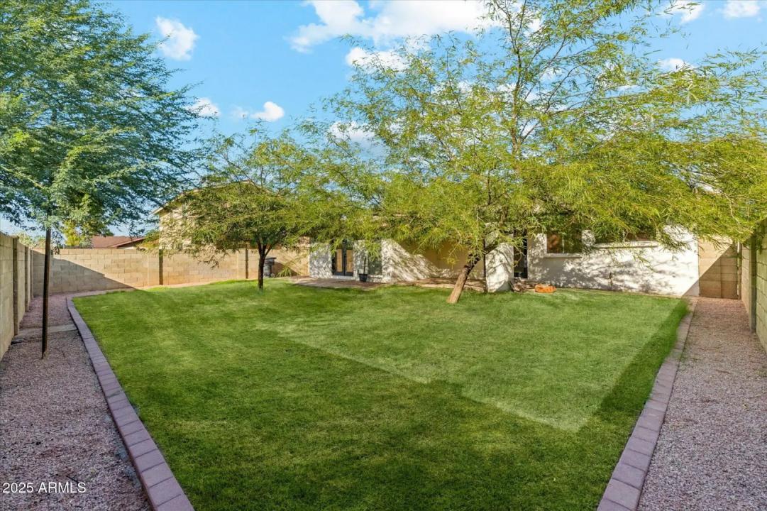 Real Estate Picture 23