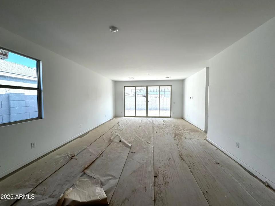 Real Estate Picture 8