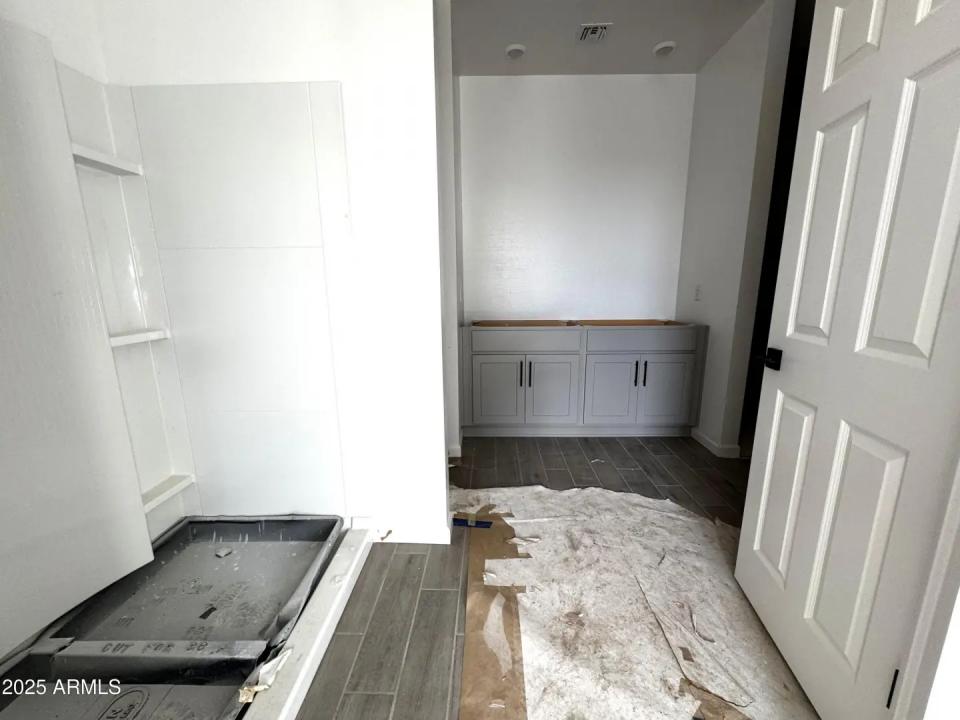 Real Estate Picture 10