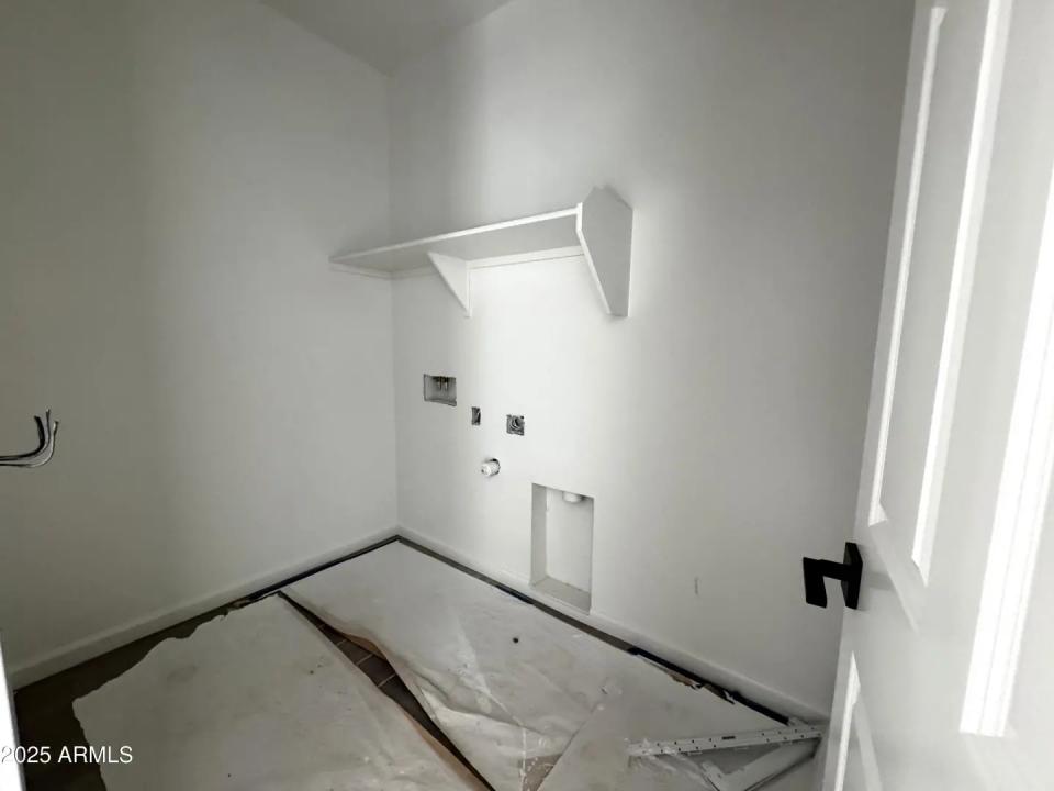 Real Estate Picture 12