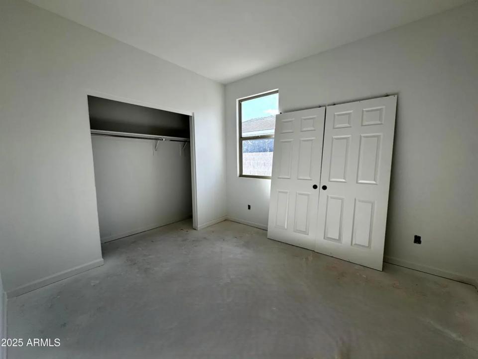 Real Estate Picture 13