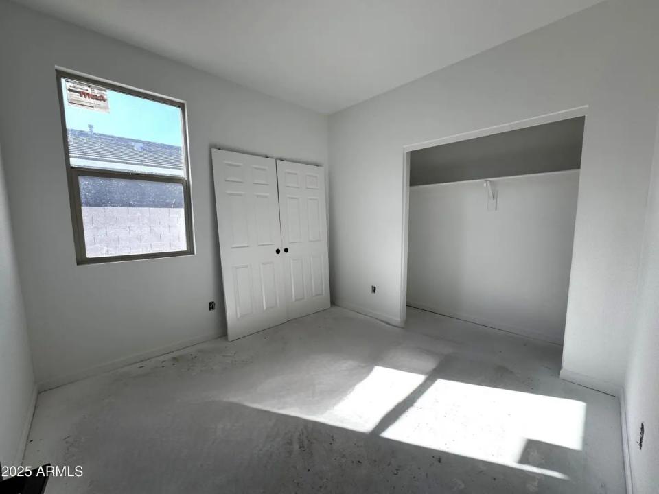 Real Estate Picture 14
