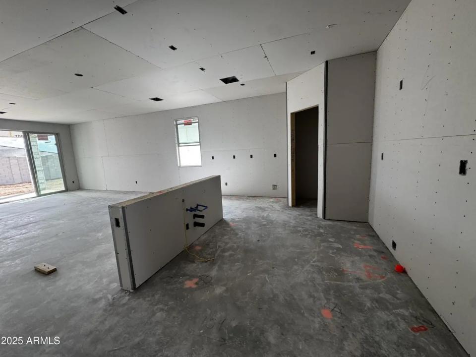 Real Estate Picture 3