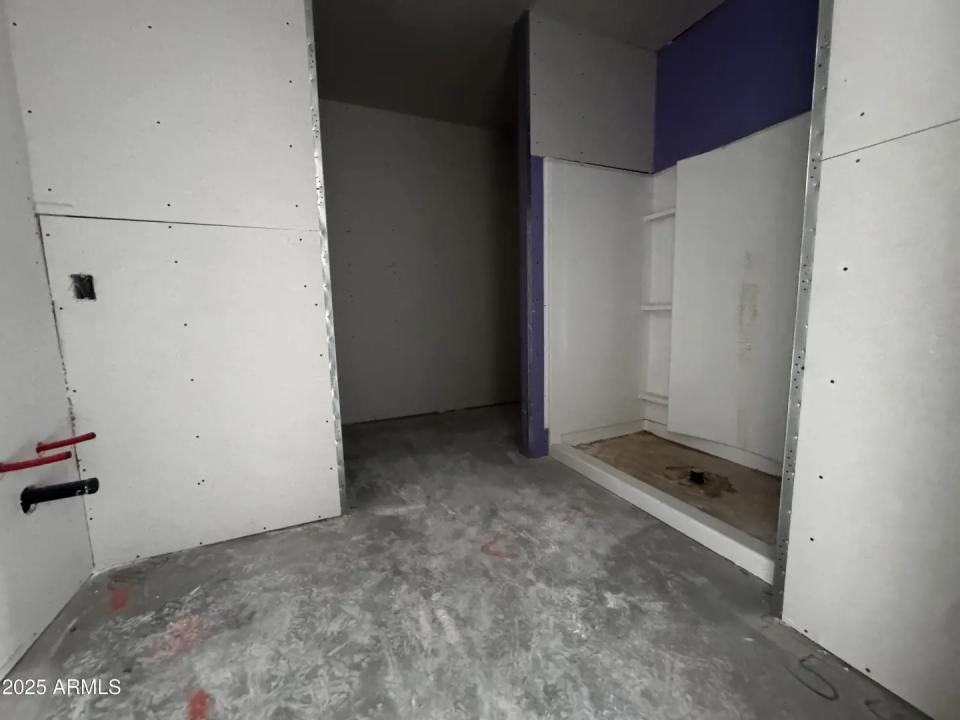 Real Estate Picture 8