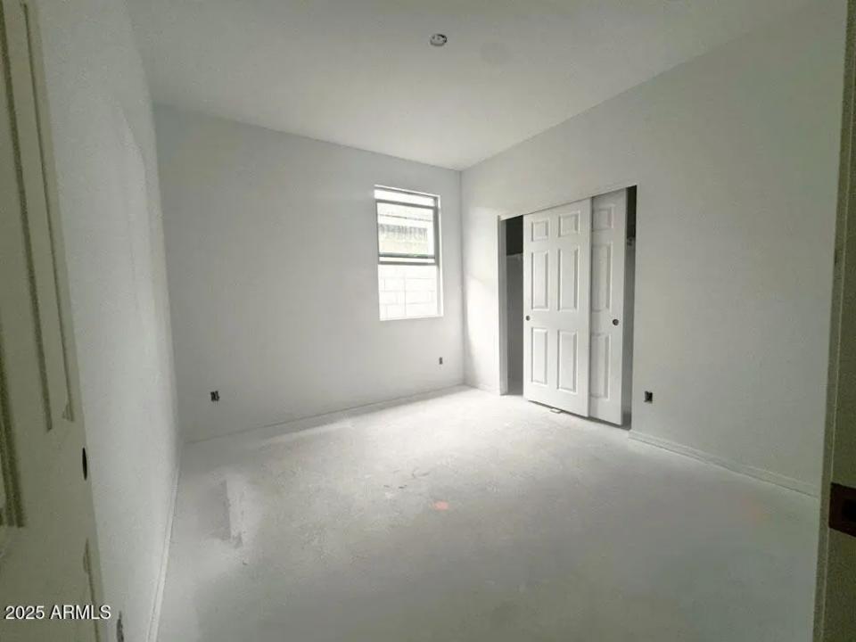 Real Estate Picture 6