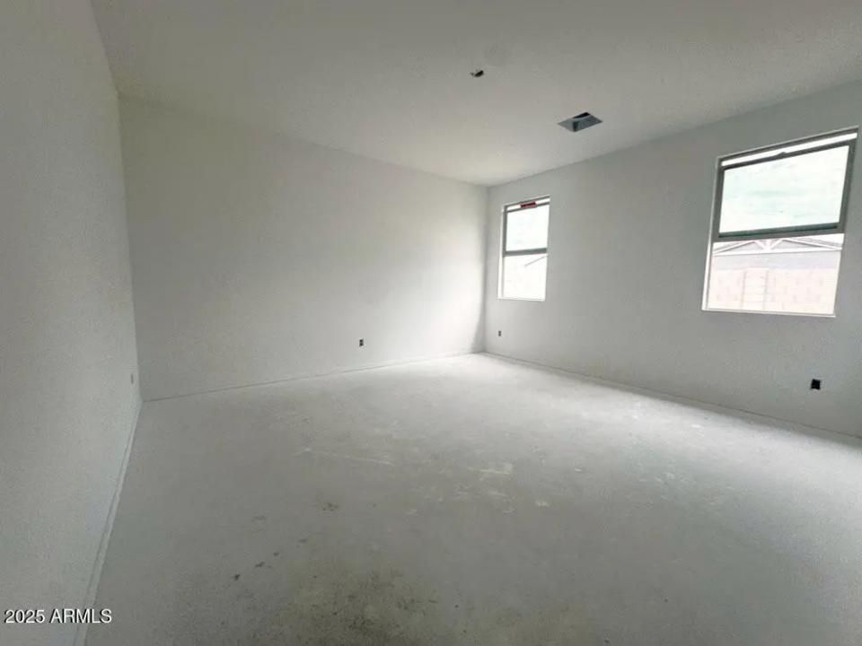 Real Estate Picture 9