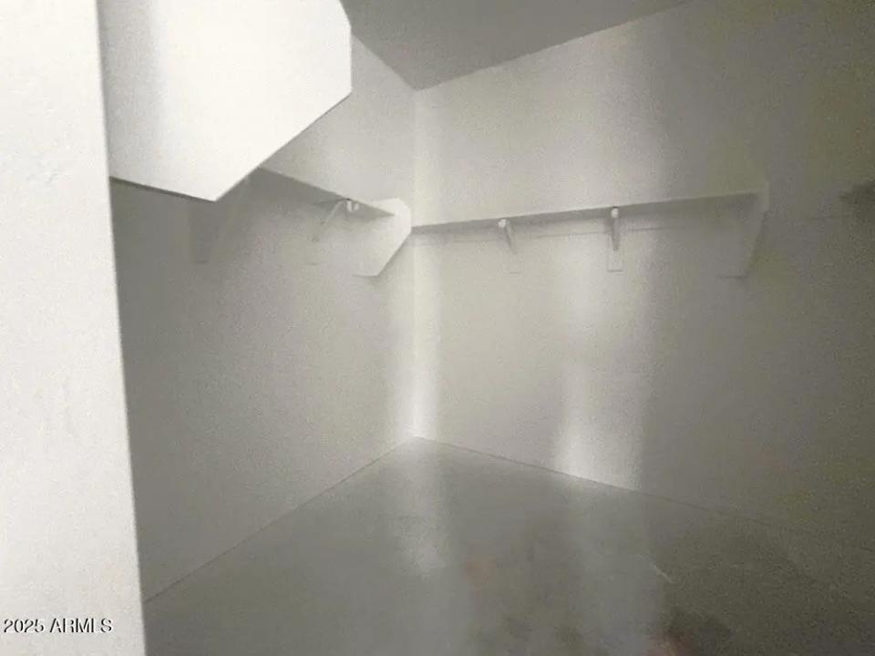 Real Estate Picture 10