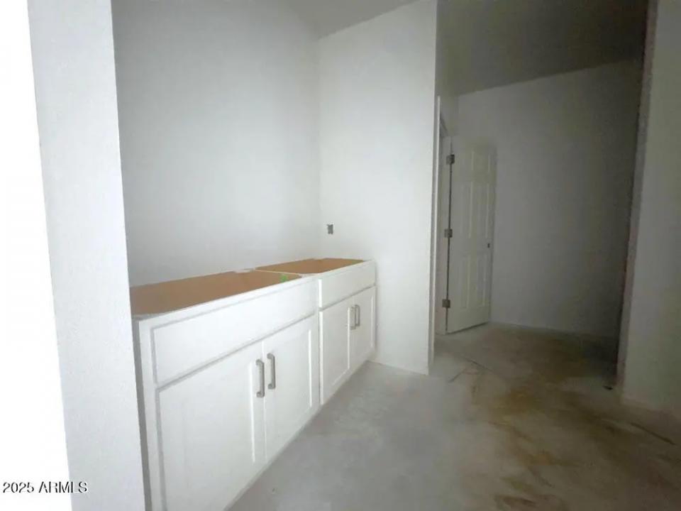 Real Estate Picture 12