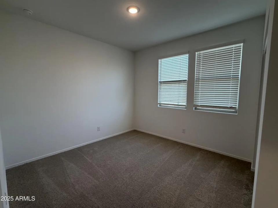 Real Estate Picture 3